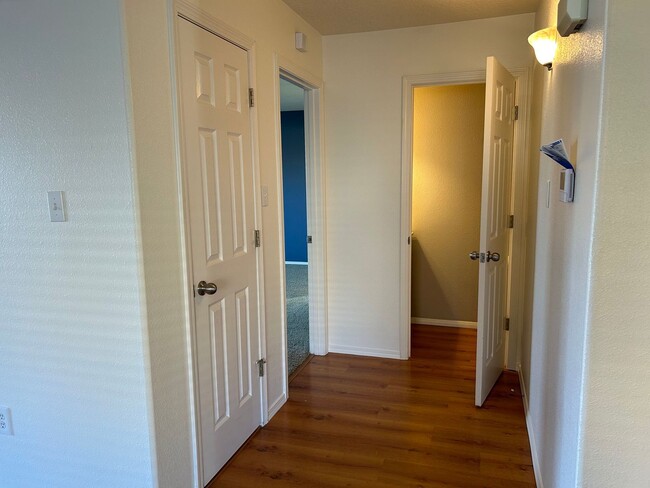 Building Photo - Move-In Special! $100 Off Per Month | 5 be...