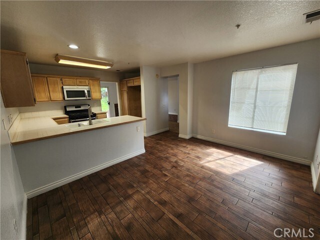 Building Photo - 7613 Haven Ave