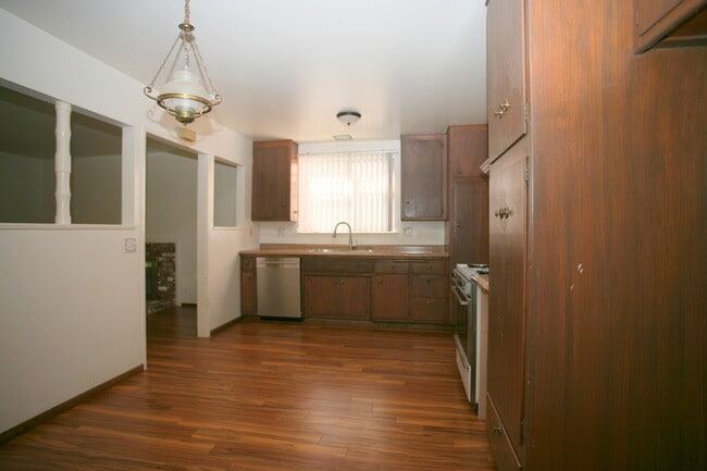 Building Photo - 3Br 2Ba Single level Home