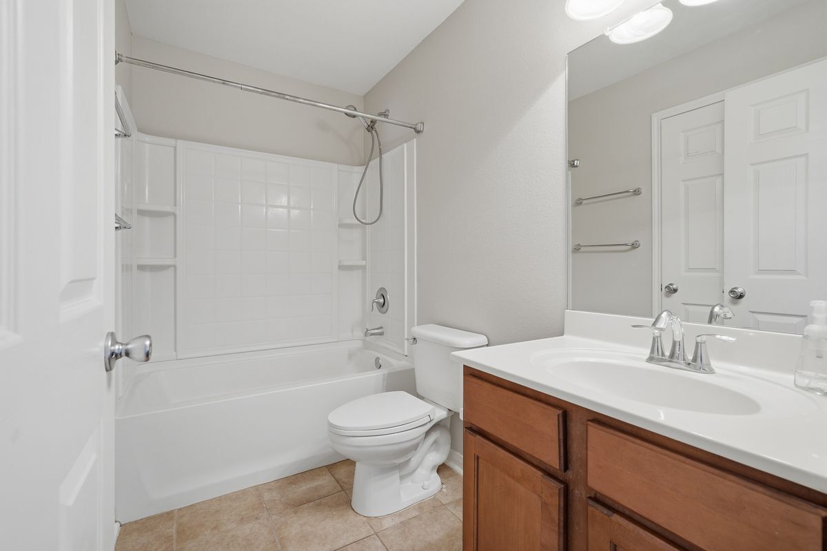Building Photo - 313 San Rafael Dr