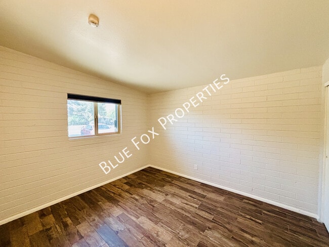 Building Photo - 4355 E Glenn St