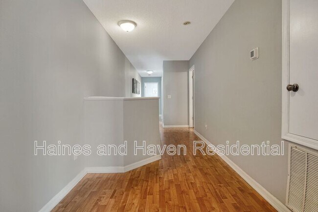Building Photo - 323 Castlemain Cir