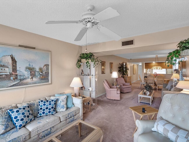 Building Photo - 6049 Balboa Cir