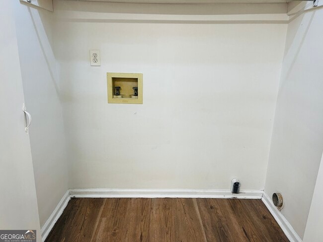 Building Photo - 12 Fredda Ln