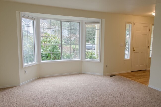 Building Photo - 3bd/2.5ba Issaquah Home