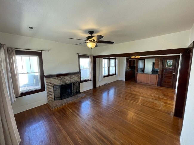 Building Photo - 4857 Kansas St