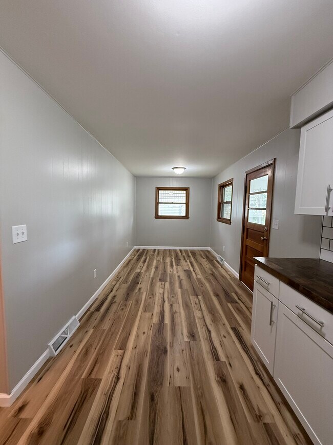 Building Photo - 418 McKinley Ave