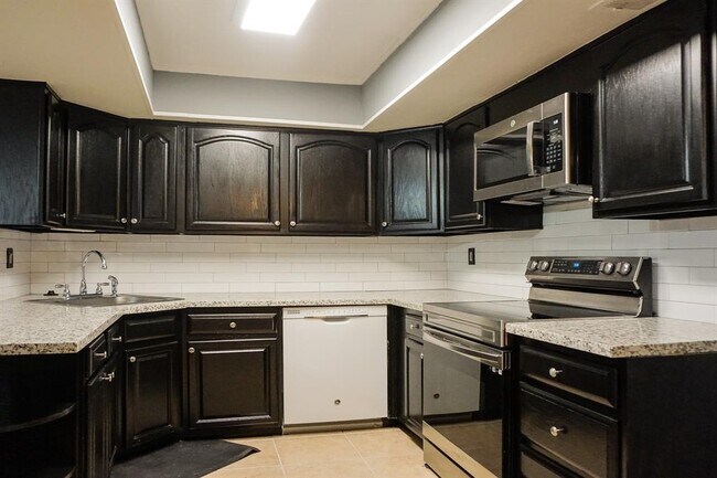 Building Photo - 10526 Hammerly Blvd