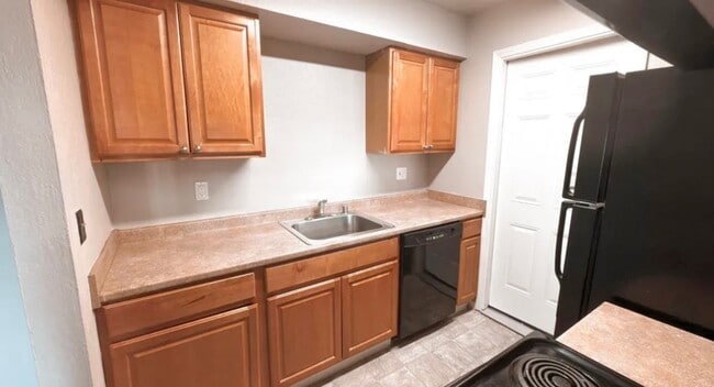 Building Photo - 1061 Mohr Ln