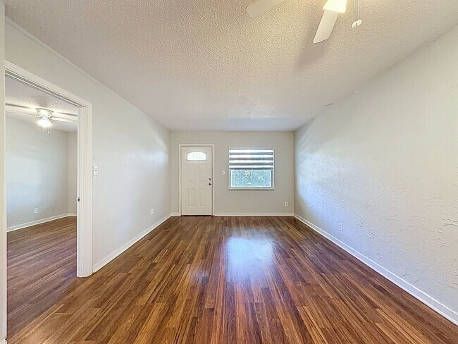 Building Photo - 8302 Bardmoor Blvd