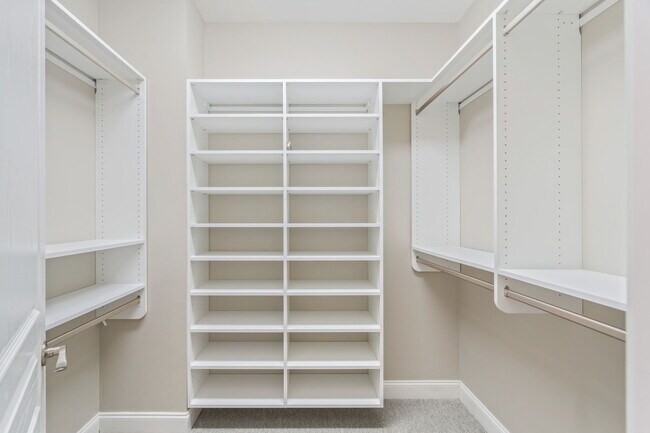 Building Photo - 9230 Honors Way