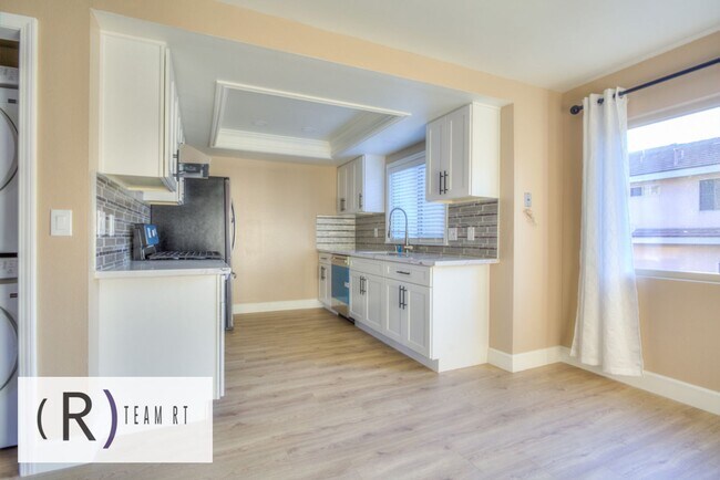 Building Photo - Gated Community and Lovely Condominum in Almansor Park Estates