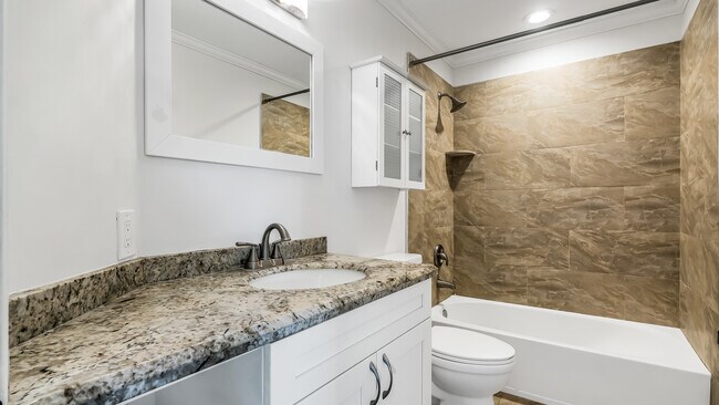 Building Photo - 5611 NW 118th Dr