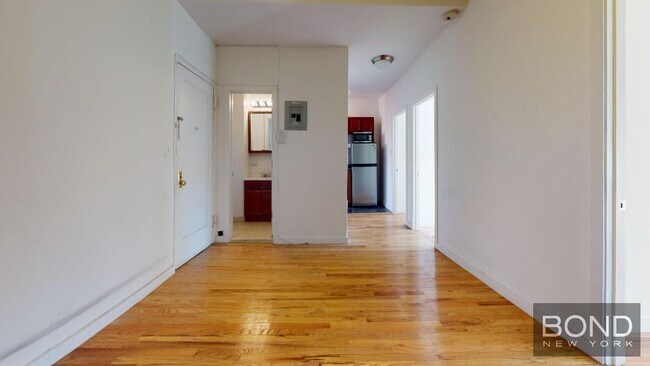 Building Photo - 312 E 91st St