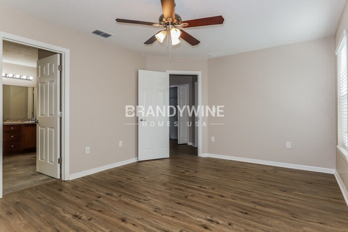 Building Photo - 209 Woodknoll Pl