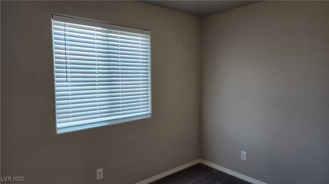 Building Photo - 7858 Morganite Ave