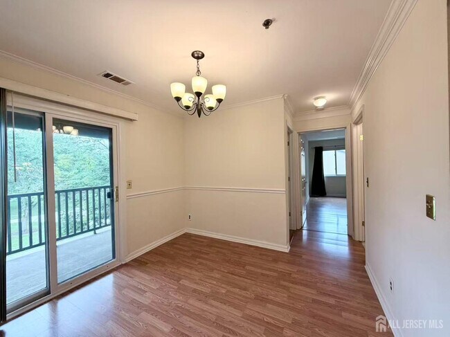 Building Photo - 1306 Sayre Dr
