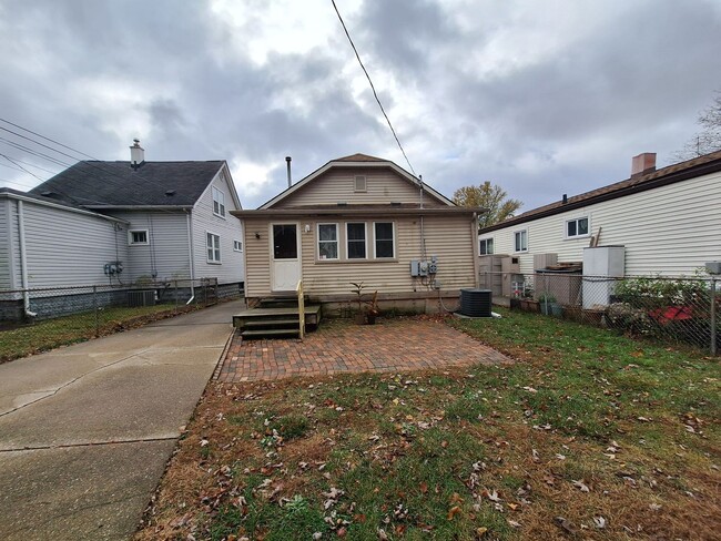 Building Photo - Come home to this two bedroom ranch