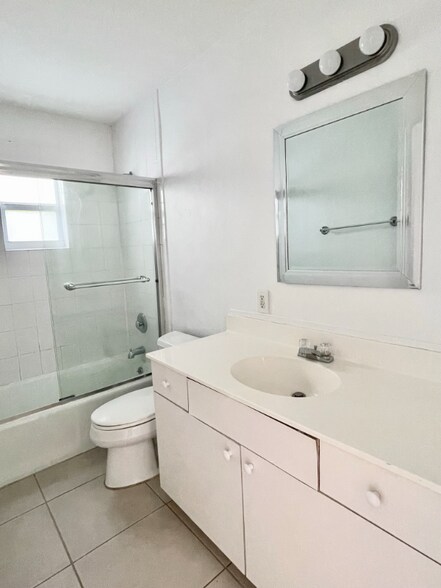 Building Photo - 623 92nd Ave N