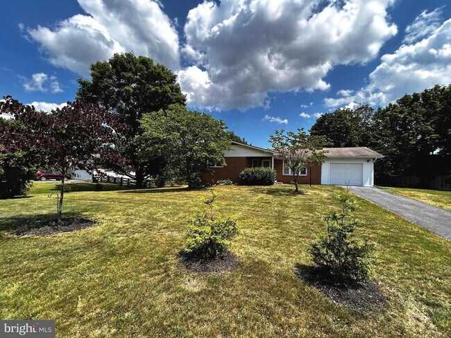 Building Photo - 112 Virginia Dr