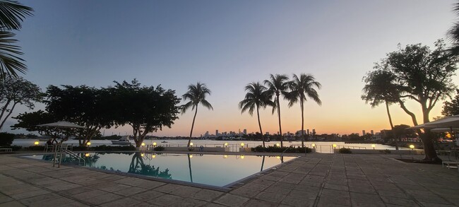 Sunset view from infinity pool waterside. - 3 Island Ave