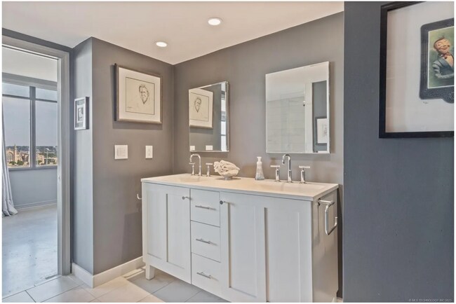 Building Photo - Downtown Tulsa High-Rise Living with Incredible Views and Utilities Included!
