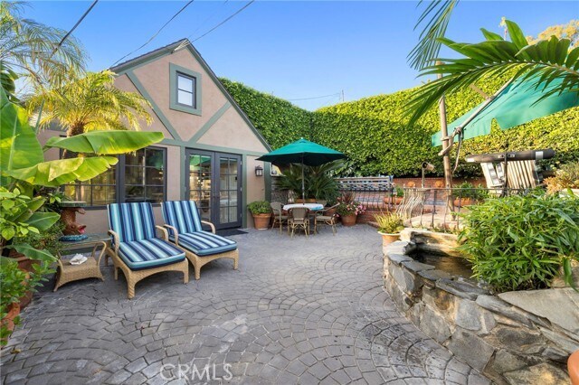 Building Photo - 486 Holly St