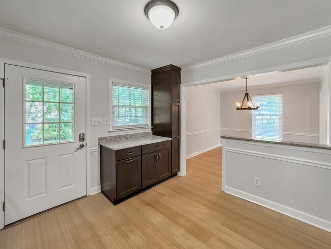 Building Photo - 312 Trappers Run Dr