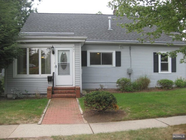 Building Photo - 184 Hillside Ave