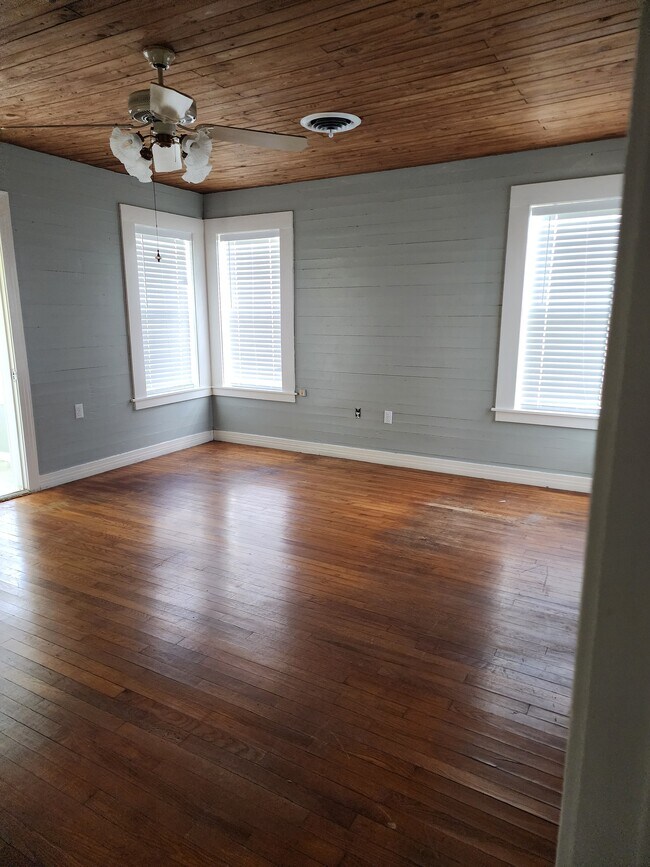 Building Photo - 1664 AR-32