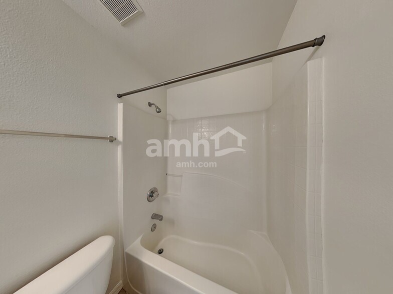 Building Photo - 9172 Upstream Ct