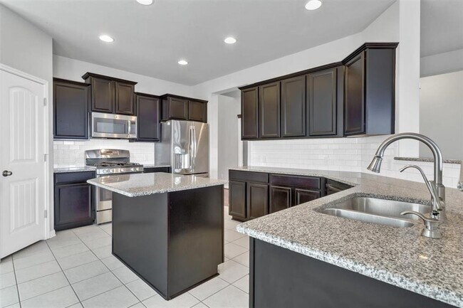 Building Photo - 131 Desert Rose Dr