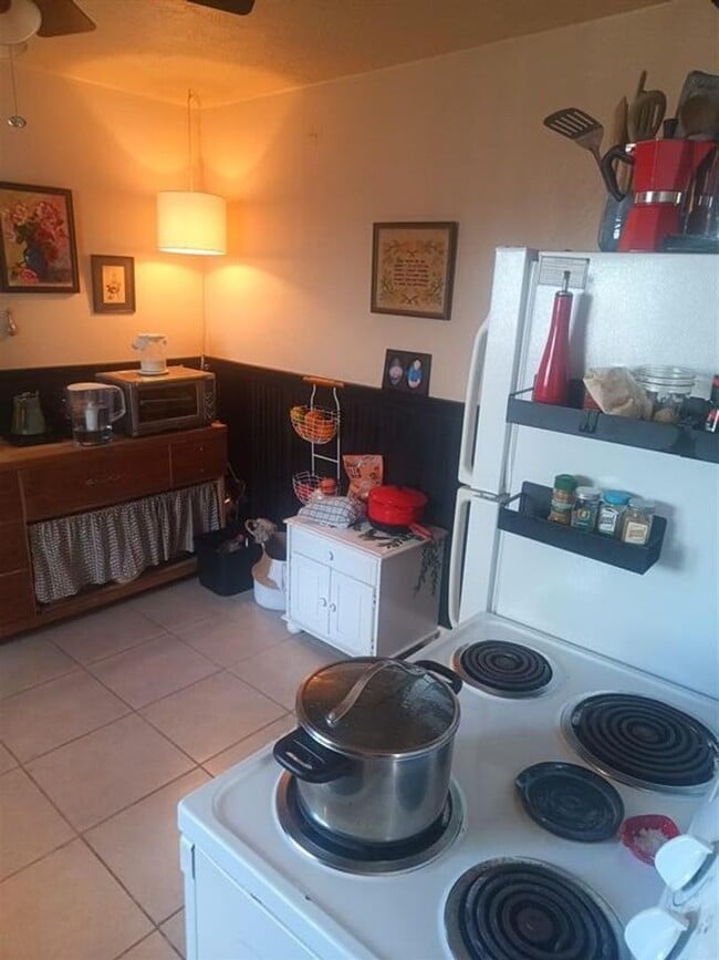 Building Photo - Charming Eastside Olympia Home Move-in goal June 5th .