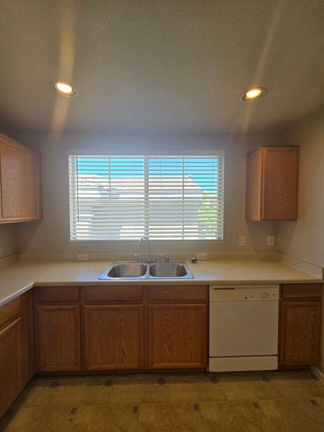 Building Photo - 9330 W Maule Ave