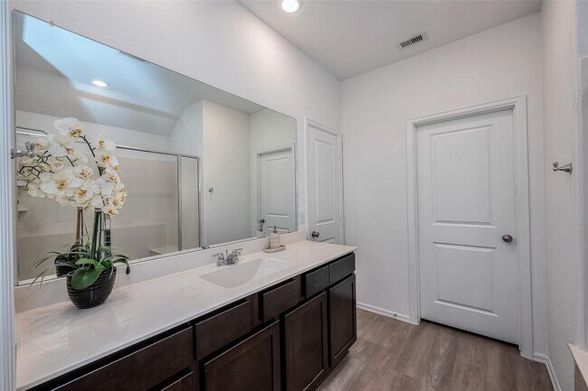 Building Photo - 23635 Camellia Birch Ct