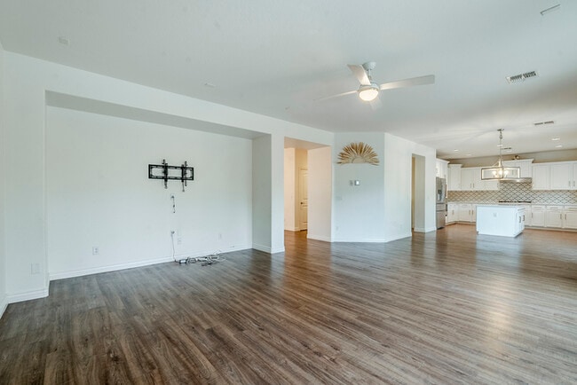 Building Photo - 2744 E Donato Dr