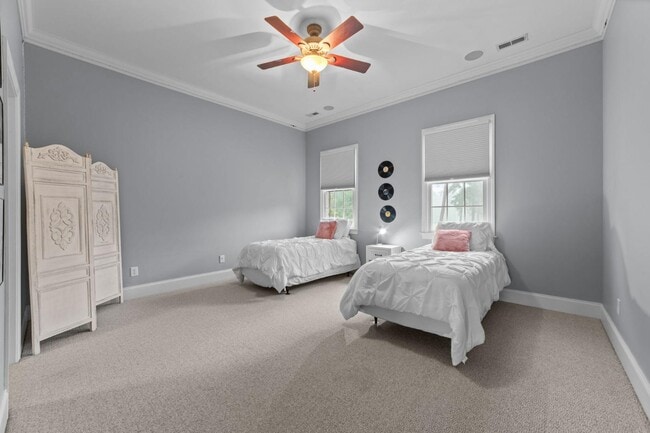 Building Photo - 450 Cox Rd