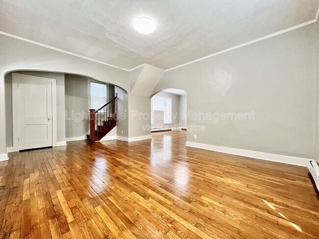 Building Photo - 429 Carrier St NE