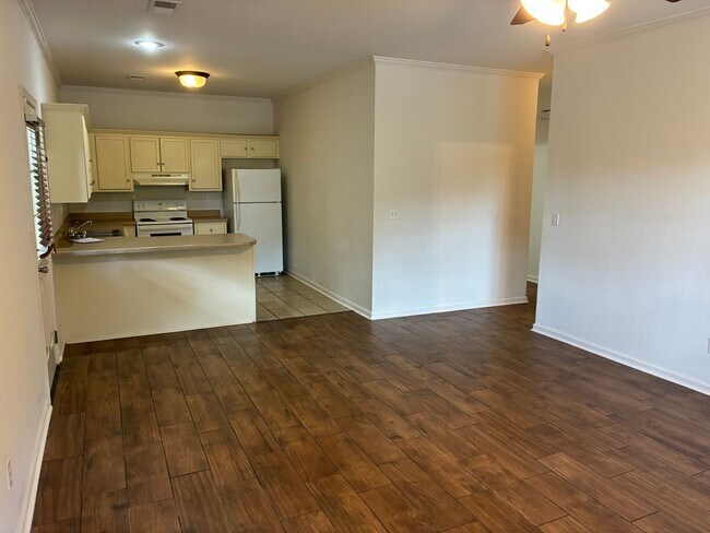 Building Photo - 125 Cypress Gln