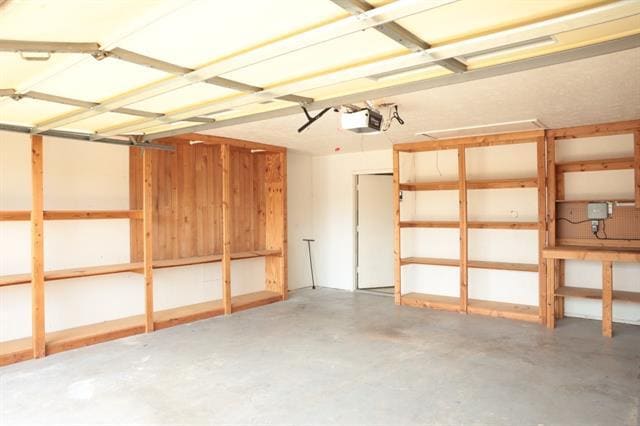 Building Photo - 2212 Tree House Ln