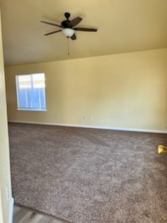 Building Photo - 713 Vista Del Rey Dr