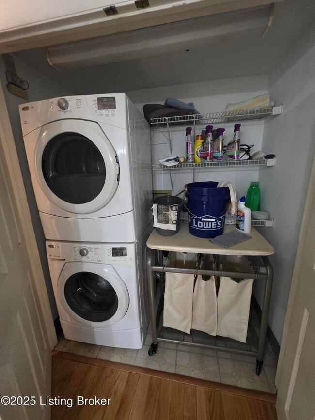 Building Photo - 1 Riverpointe Plaza