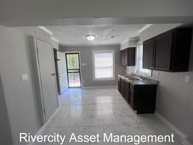 Building Photo - Cute & Quaint Renovated Home!!! Section 8 ...