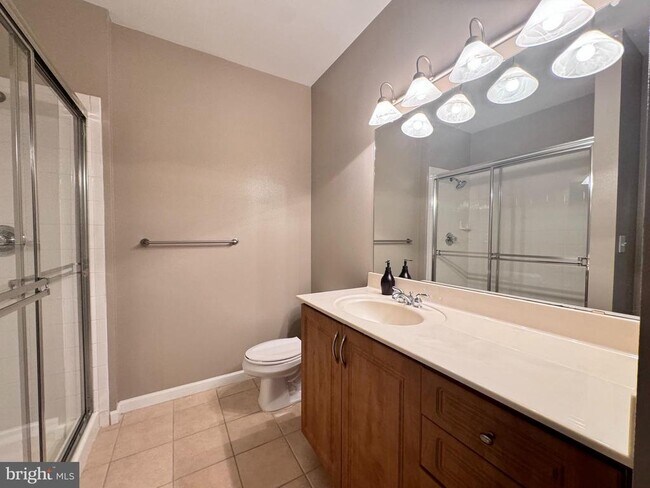 Building Photo - 12925 Centre Park Cir