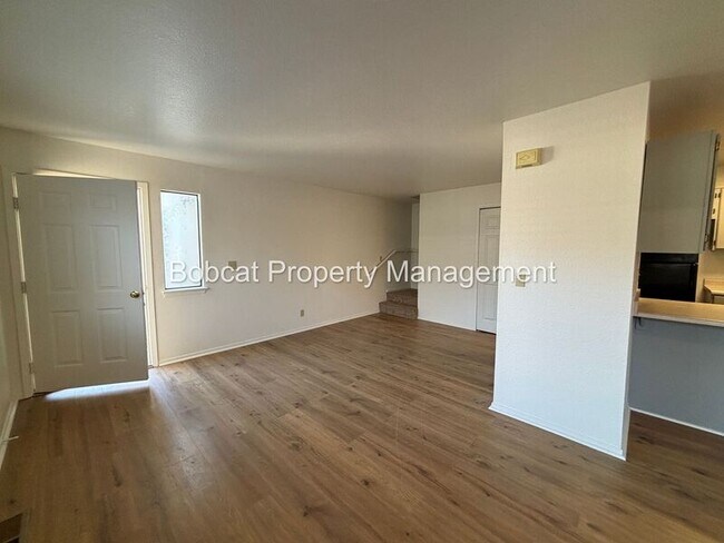 Building Photo - 136 Dayton Village Pkwy