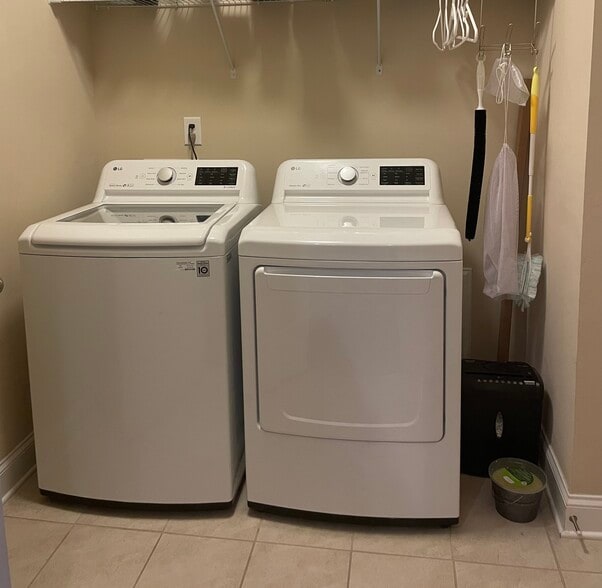 Building Photo - 8552 Loxton Cir