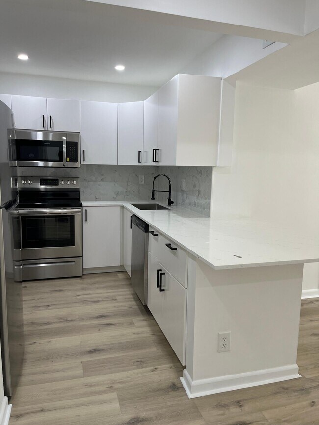 Primary Photo - 480 NW 20th St