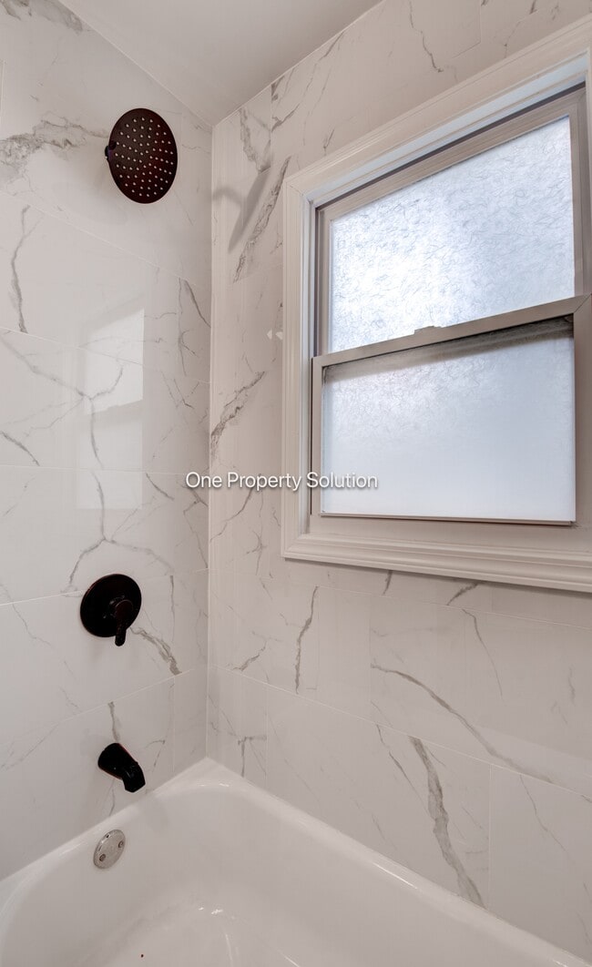 Building Photo - 2886 Greene St