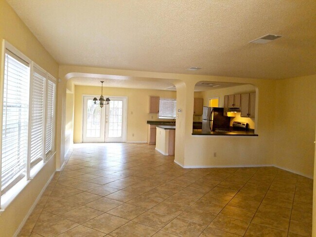 Building Photo - 12019 Vintage Point