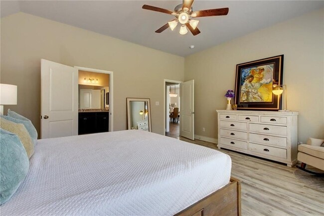 Building Photo - 18505 McKay Cove